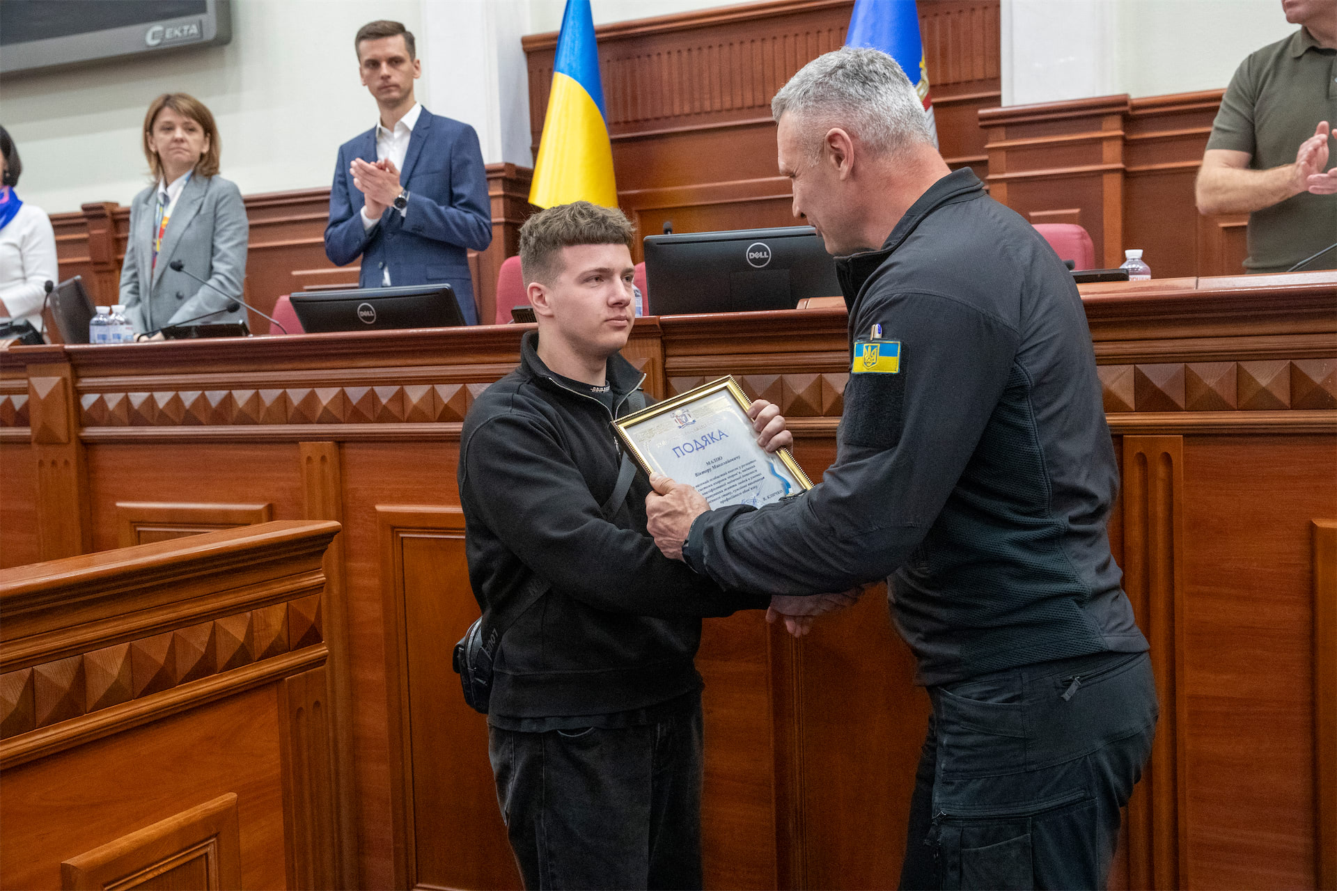 У Києві з нагоди Всесвітнього дня екстреної допомоги відзначили працівників столичної служби «екстренки».-17