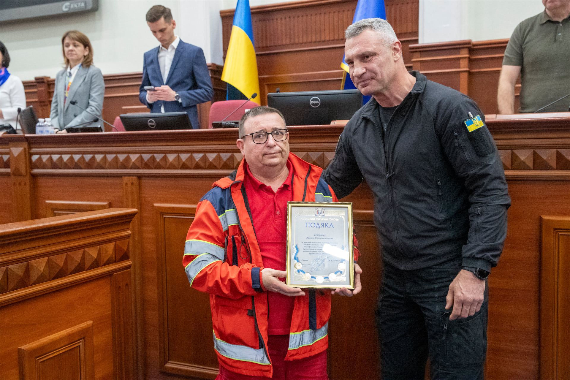 У Києві з нагоди Всесвітнього дня екстреної допомоги відзначили працівників столичної служби «екстренки».-20